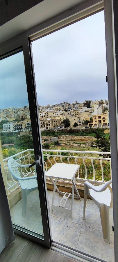 Villa Arjuza - Private Self Catering Bedrooms With Bathroom Is-Swieqi Extérieur photo